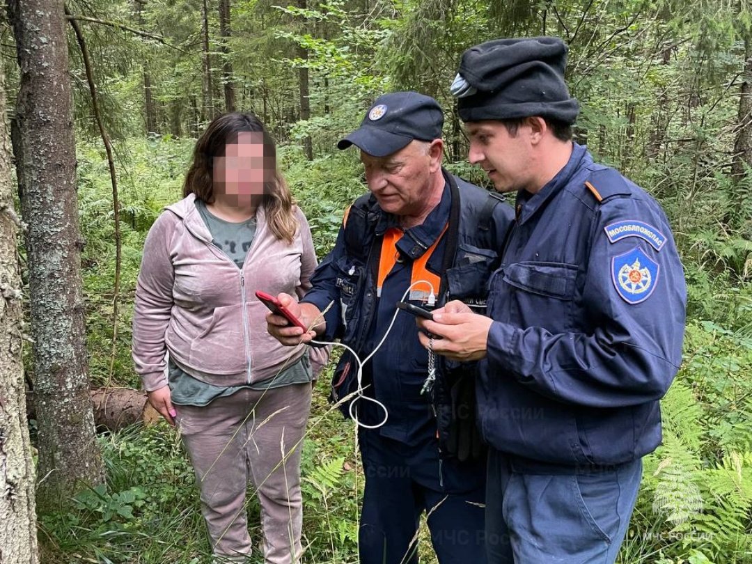 Спасатели четыре раза за сутки пришли на помощь потеряшкам, заблудившимся в Подмосковье